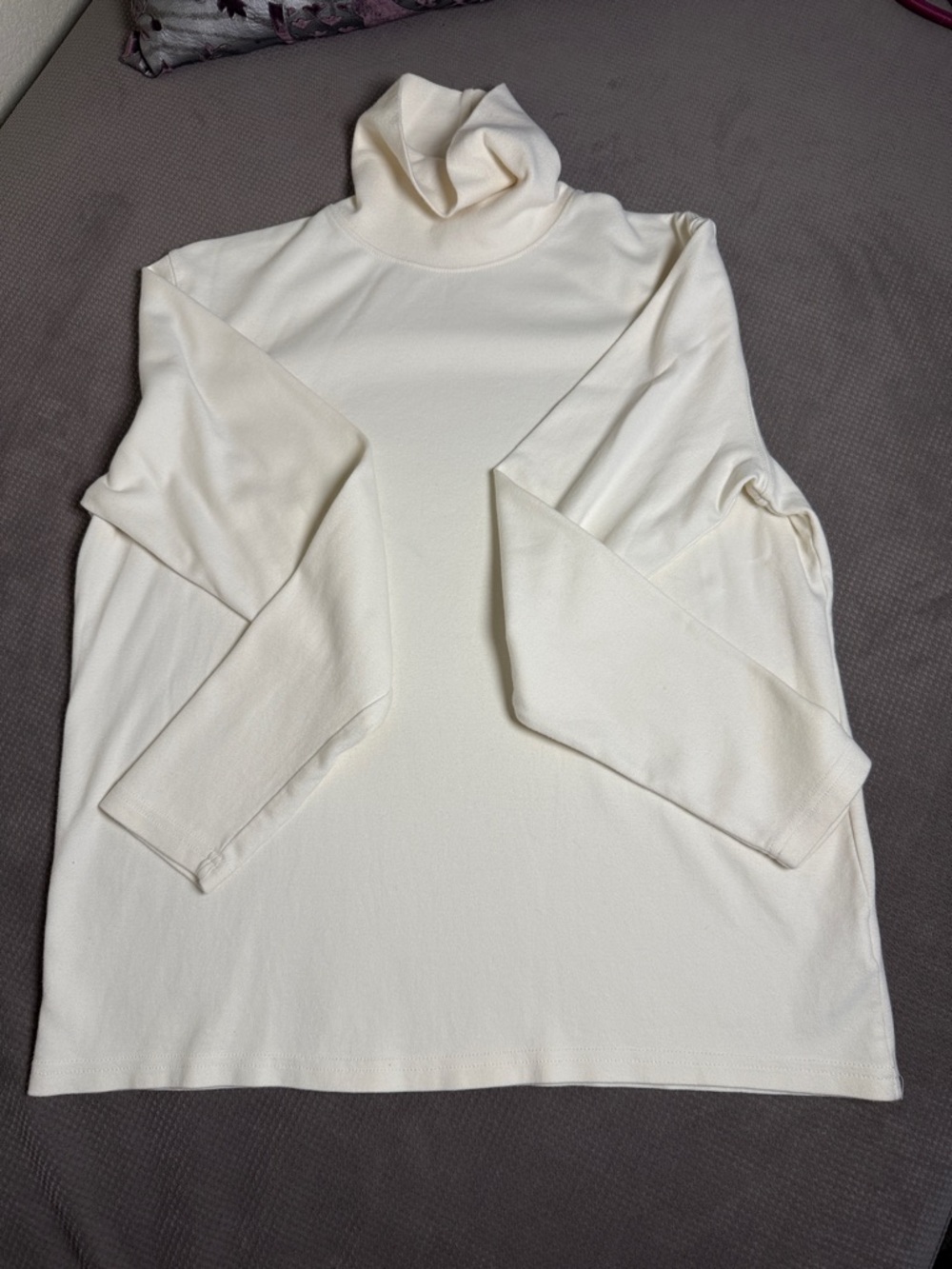 St. John's Bay Vintage Cream Turtleneck Long Sleeve Knit Top